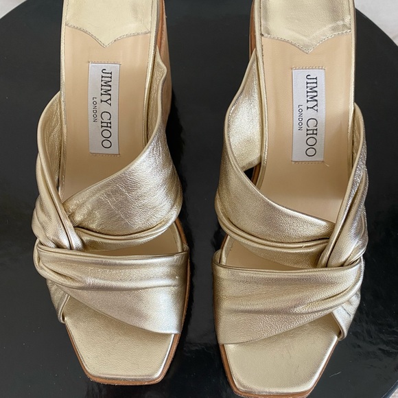 Elegant Jimmy Choo Wedges - Picture 4 of 7